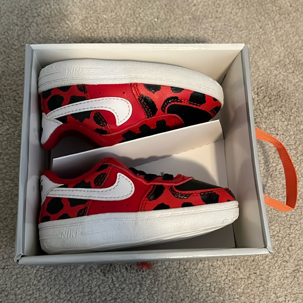 Nike crib shoes